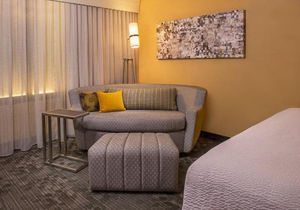 Фото Courtyard by Marriott Layton