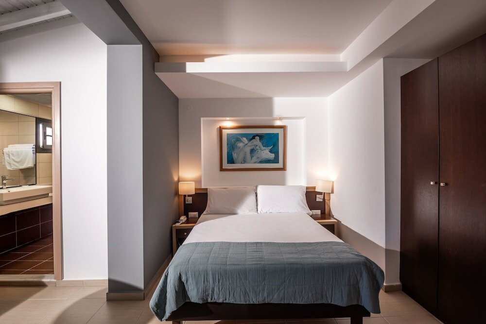 Фото Iraklion Hotel