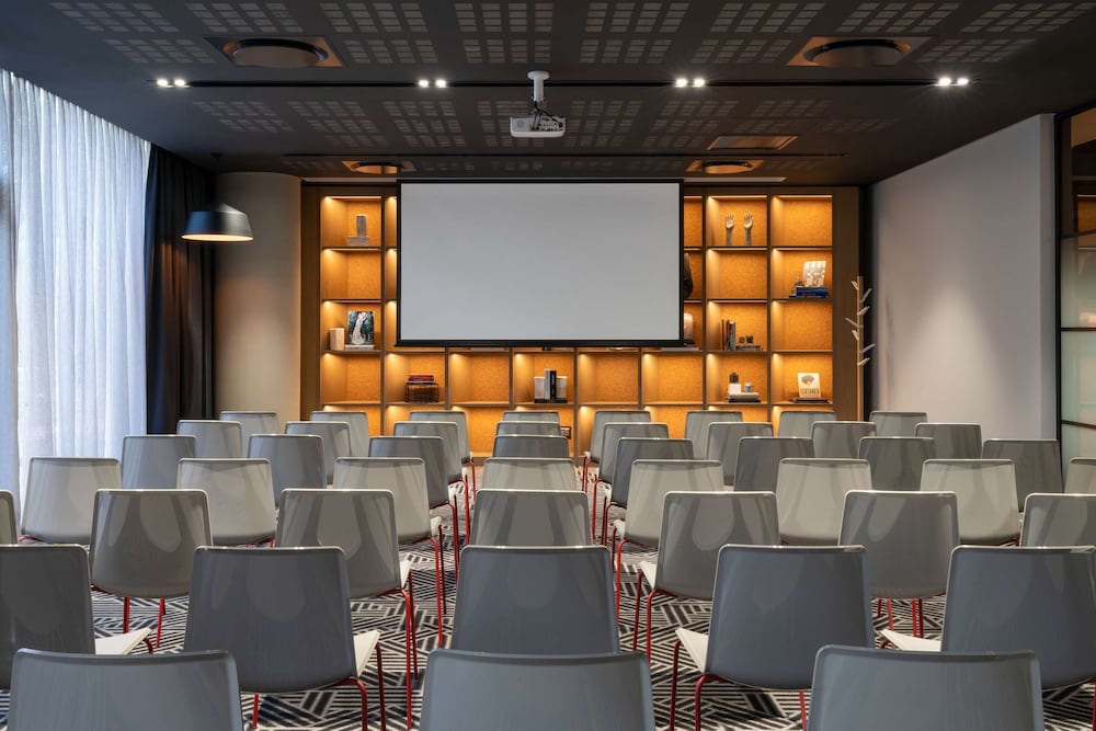 Фото Radisson Red Johannesburg Rosebank