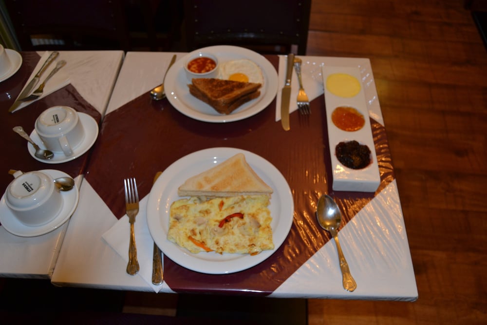 Фото Hyde Park Court Hotel