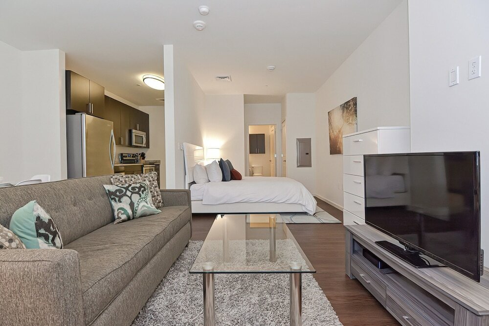 Фото Global Luxury Suites East Boston