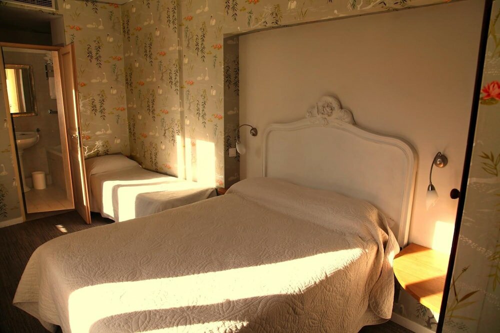 Фото Hôtel du Lys