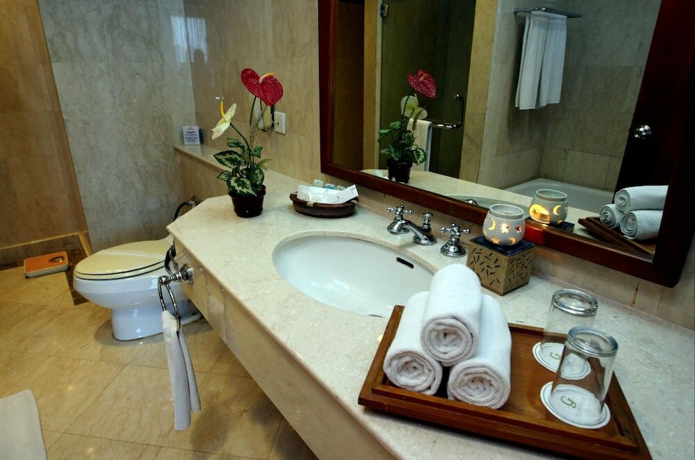 Фото Makassar Golden Hotel