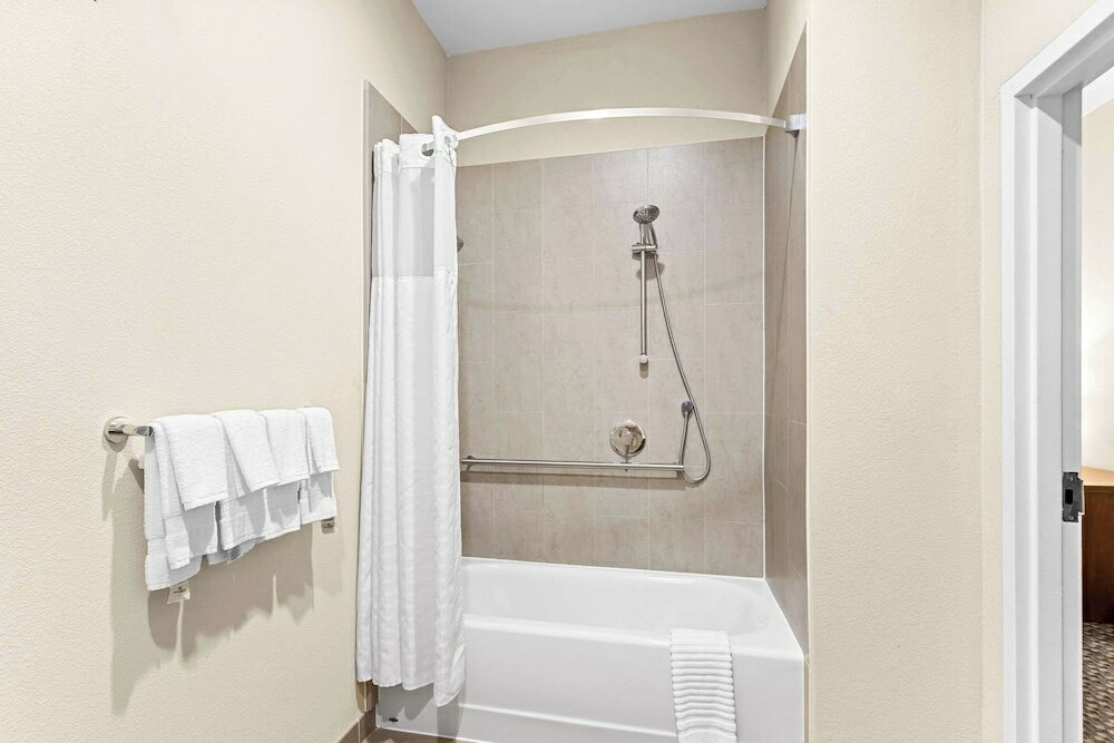 Фото Comfort Inn & Suites Grenada