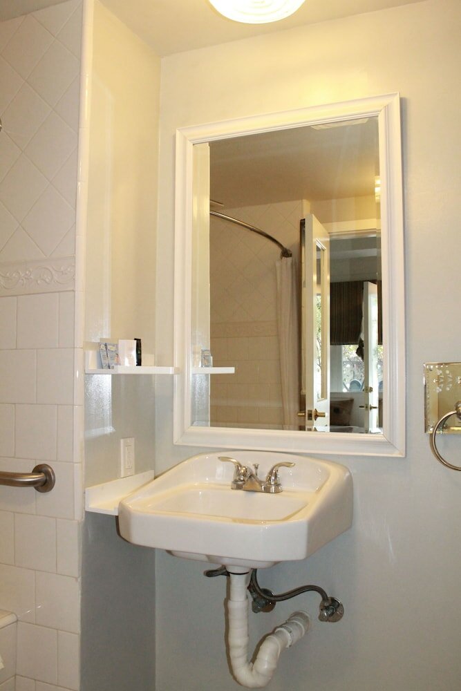 Фото Channel Road Inn, A Four Sisters Inn