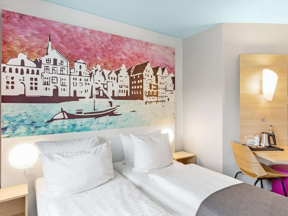 Фото B&b Hotel Lüneburg