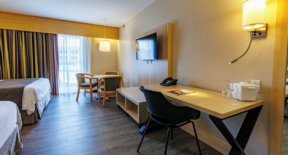 Фото Hôtel-Motel Castel de la Mer