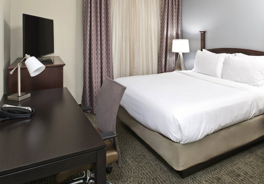 Фото Staybridge Suites Charlotte Ballantyne, an Ihg Hotel