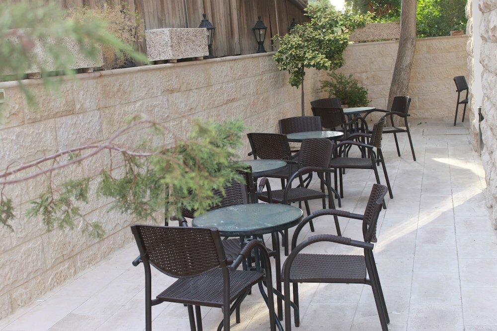 Фото Jabal Amman Hotel