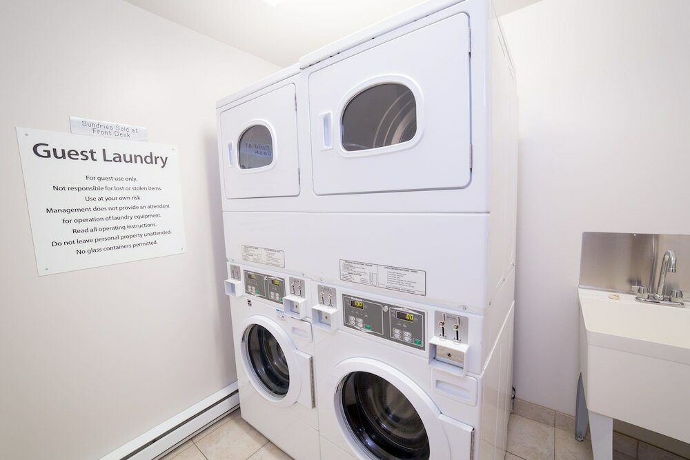 Фото Holiday Inn Express & Suites Drayton Valley