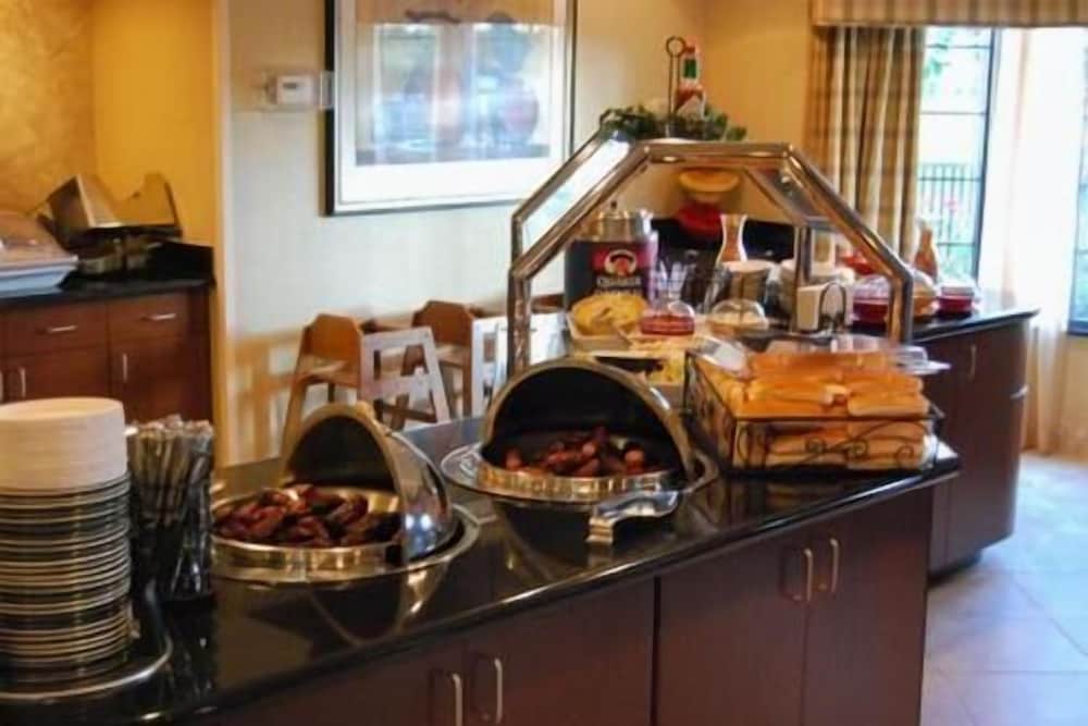 Фото Homewood Suites by Hilton Montgomery EastChase