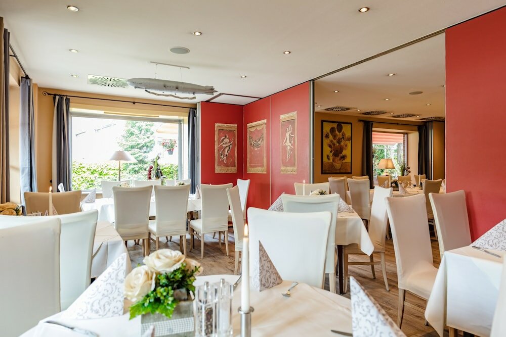 Фото Hotel Zum Zeppelin