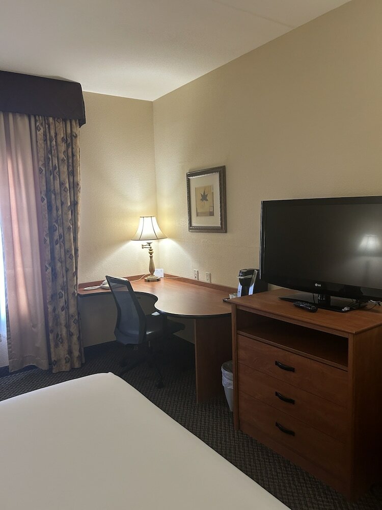 Фото Holiday Inn Express Las Vegas-Nellis, an Ihg Hotel