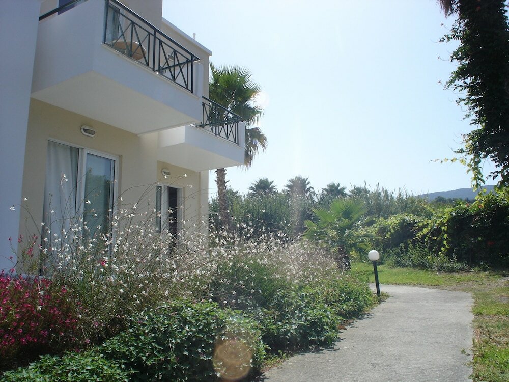 Фото Andromeda Hotel Apartments