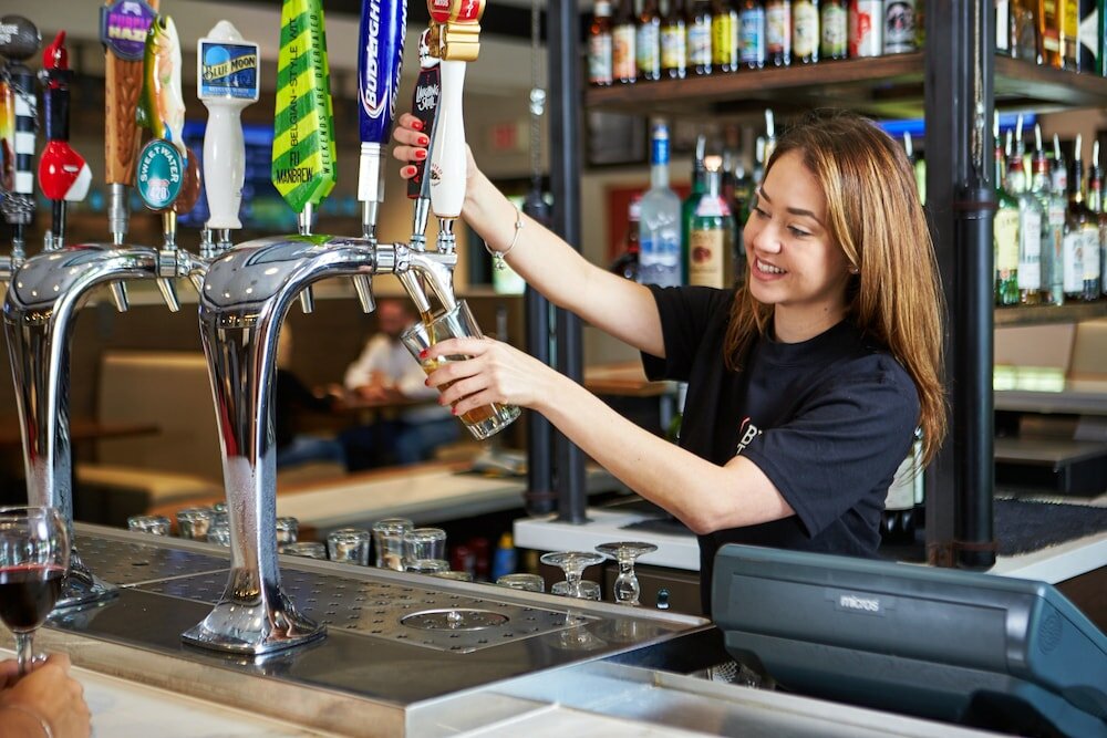 Фото Holiday Inn & Suites Phoenix Airport North, an Ihg Hotel