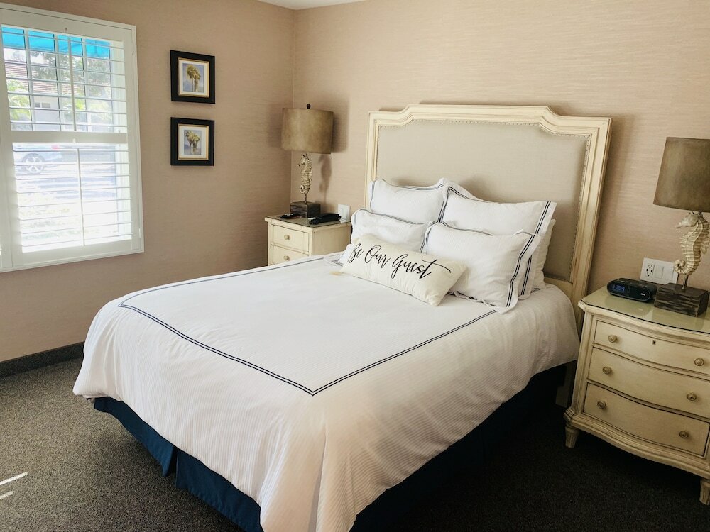 Фото Franciscan Inn & Suites