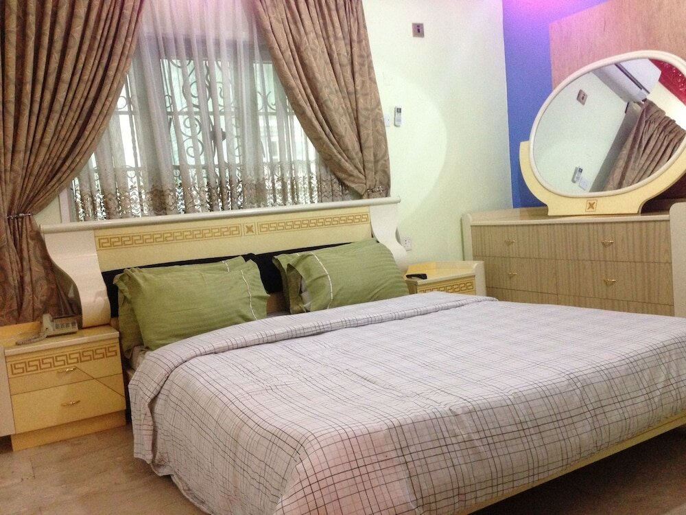 Фото Solitude Hotel Victoria Island