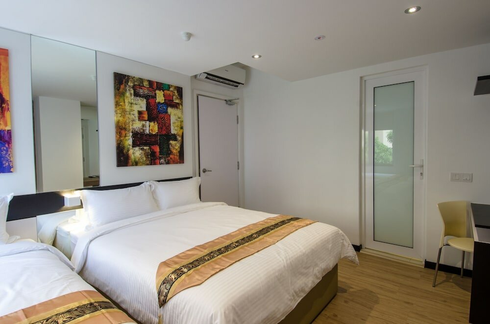 Фото 12fly Hotel