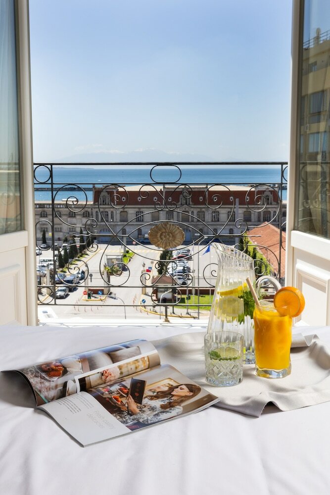 Фото Mediterranean Palace Hotel