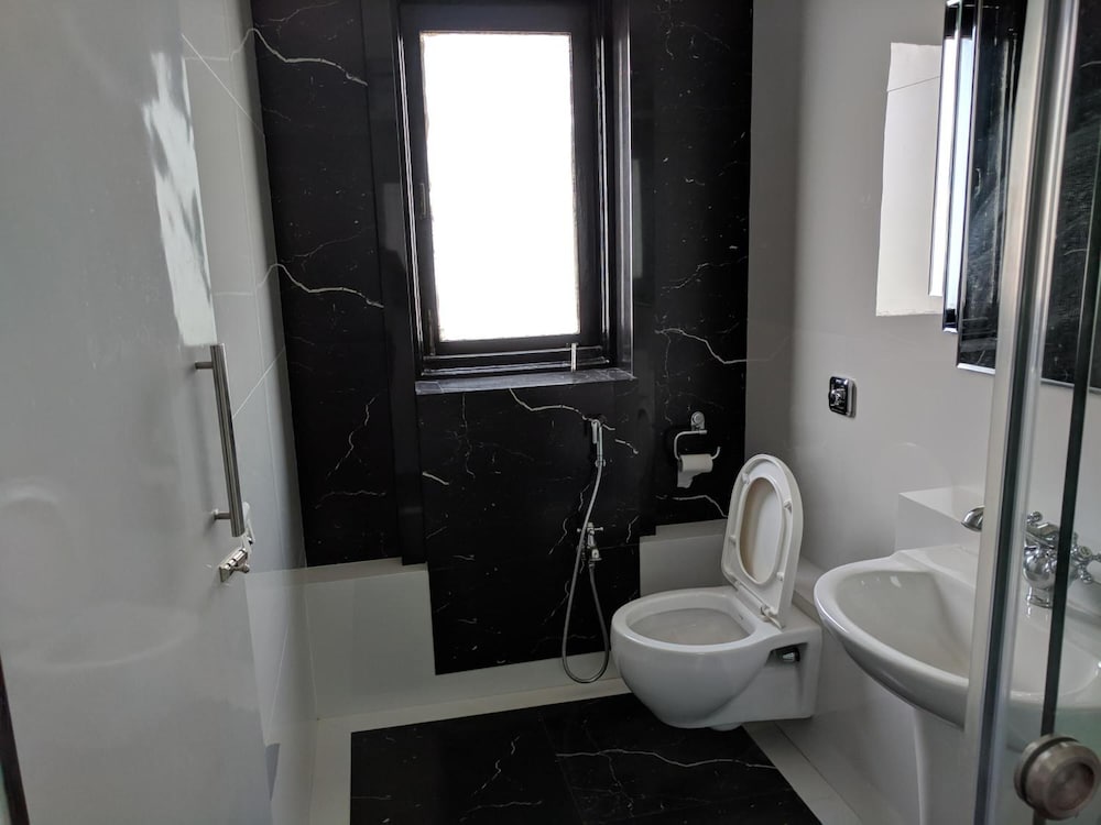 Фото Sea Green South Hotel