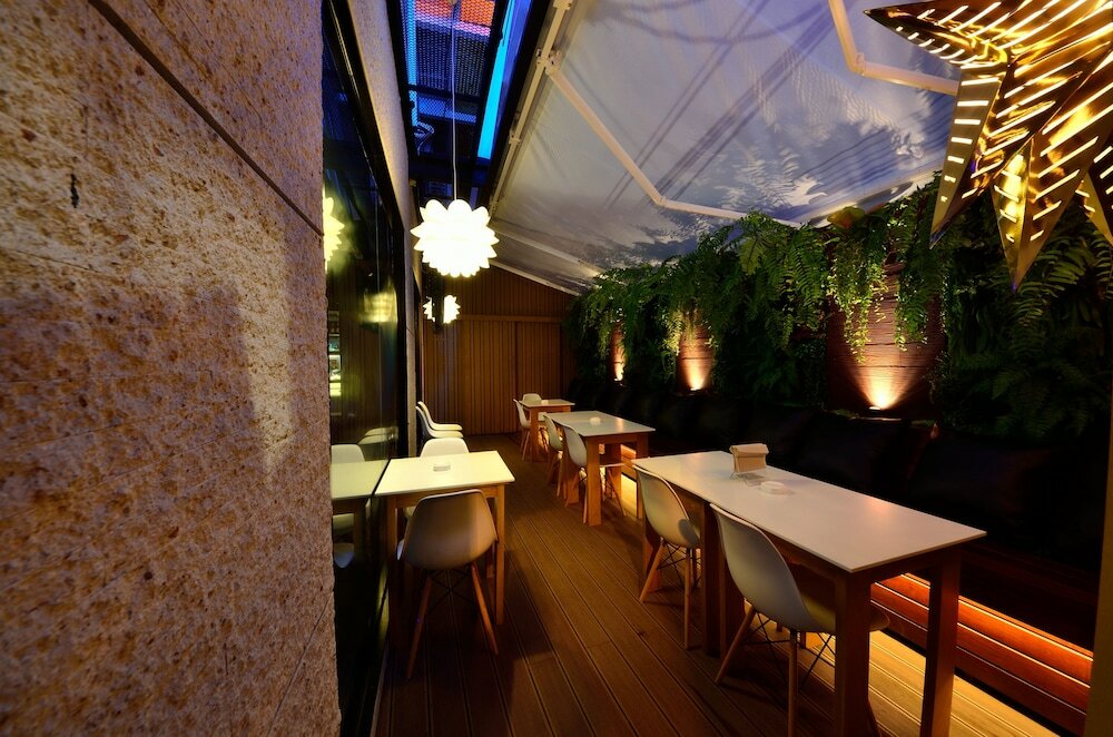 Фото Bizotel Premier Hotel & Residence