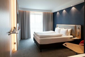 Гостиница Holiday Inn Express Duesseldorf Airport