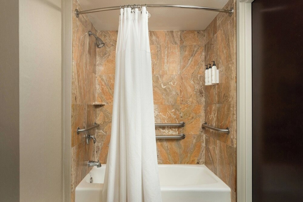 Фото SpringHill Suites by Marriott Tampa Westshore Airport