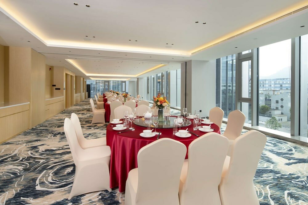 Фото Hilton Garden Inn Shenzhen Airport