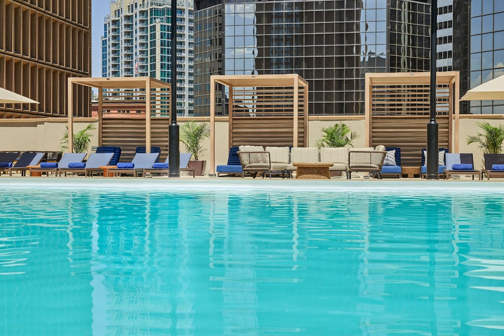 Фото Sheraton Denver Downtown Hotel