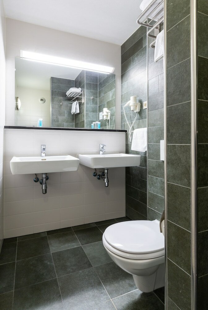 Фото Bastion Hotel Den Haag Rijswijk