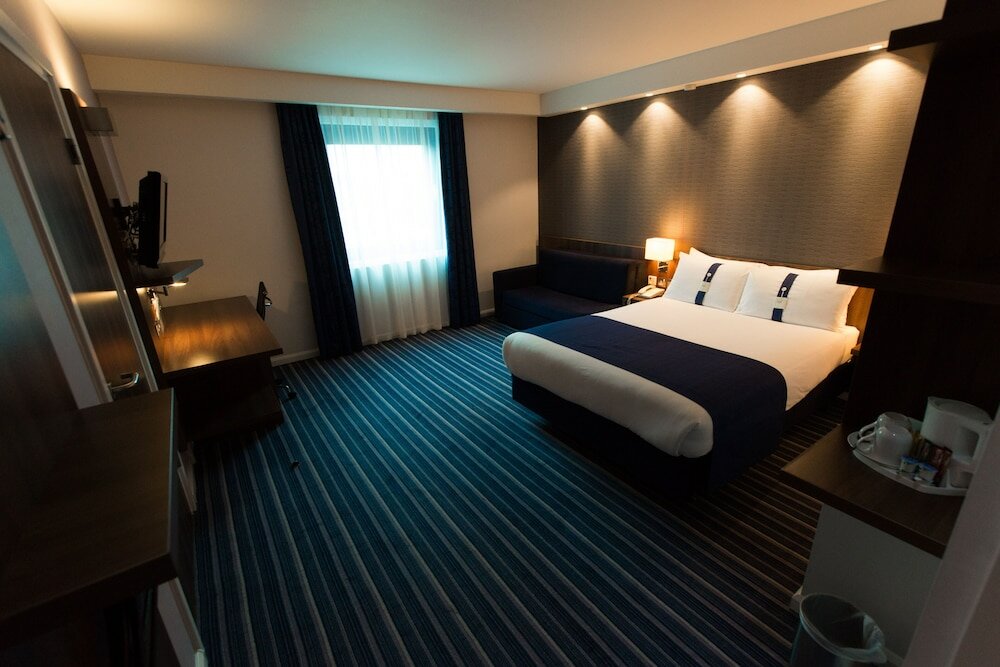 Фото Holiday Inn Express London - Stratford, an Ihg Hotel