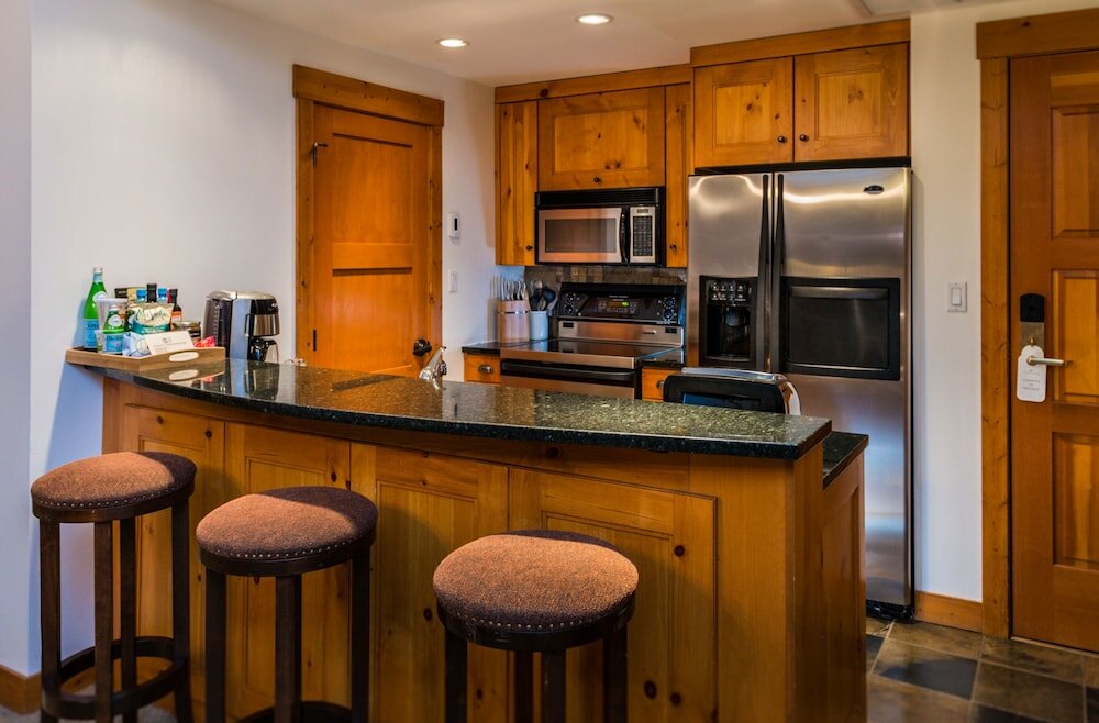 Фото First Tracks Lodge