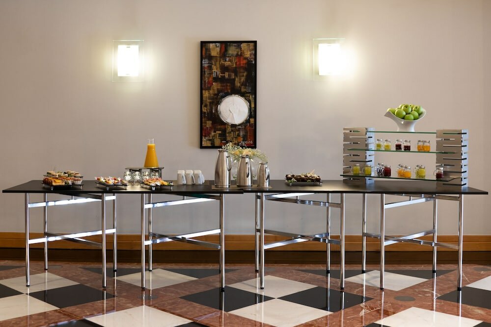 Фото Sana Metropolitan Hotel