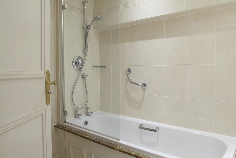 Фото Macdonald New Blossoms Hotel, Chester