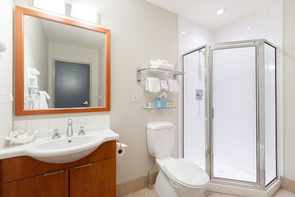 Фото Ocean Promenade Hotel