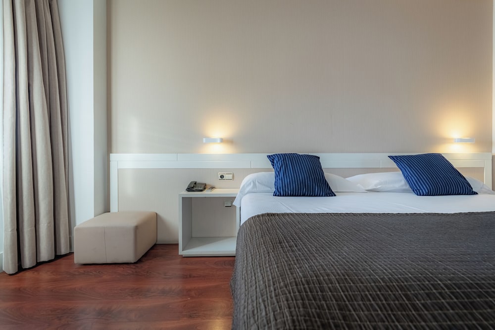 Фото Amura Alcobendas Hotel