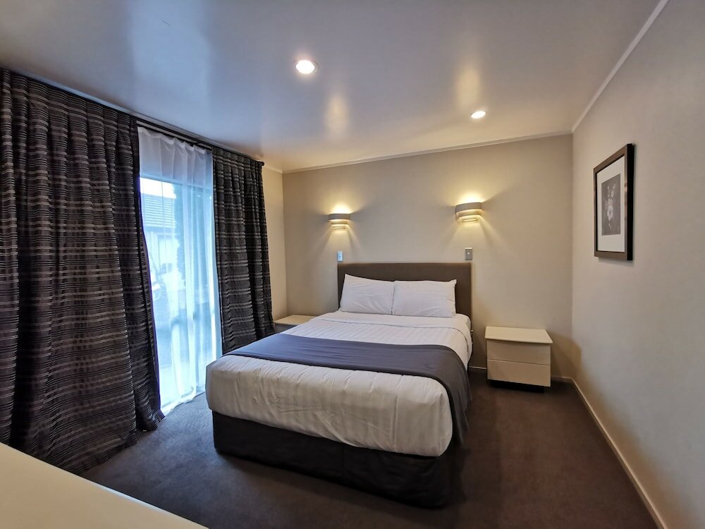 Фото Cornwall Park Motor Inn