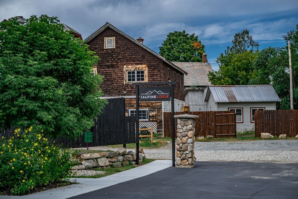 Фото The Alpine Lodge