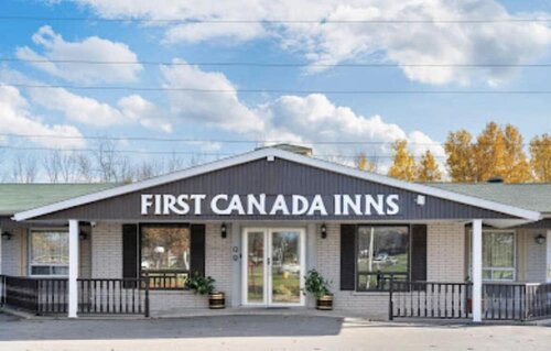 Гостиница First Canada Inn Cornwall в Корнуолле