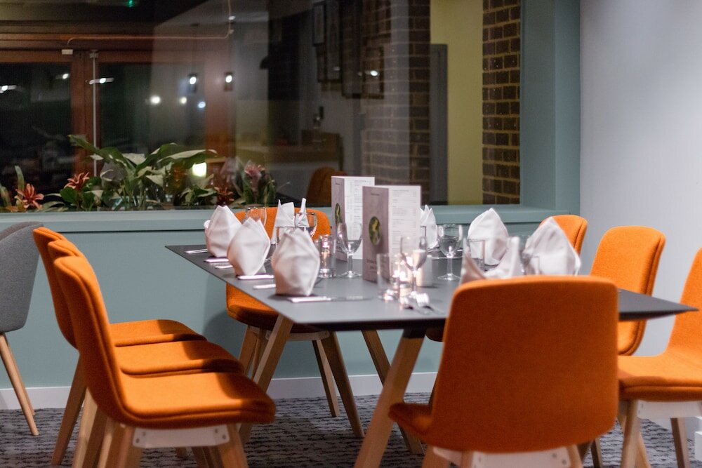 Фото Holiday Inn Newport, an Ihg Hotel