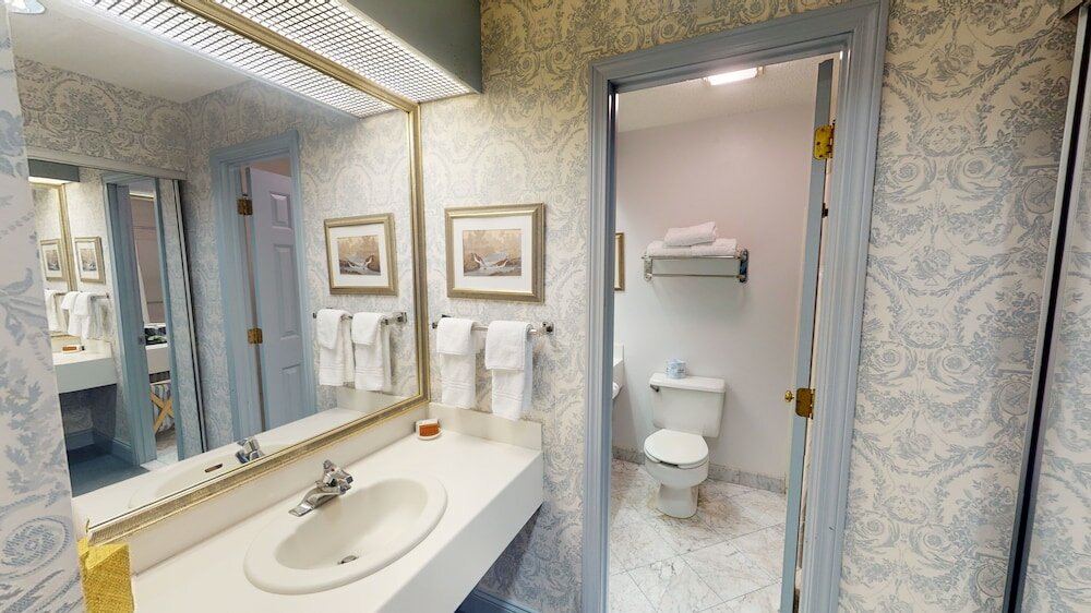 Фото The Farmington Inn & Suites