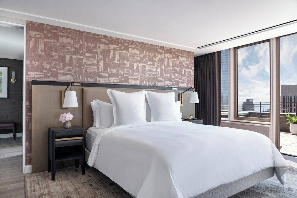 Фото Four Seasons Hotel San Francisco at Embarcadero