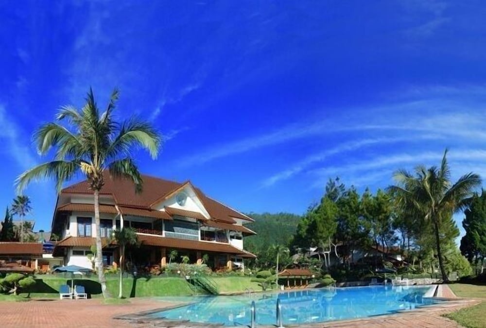 Фото Kusuma Agrowisata Resort & Convention Hotel