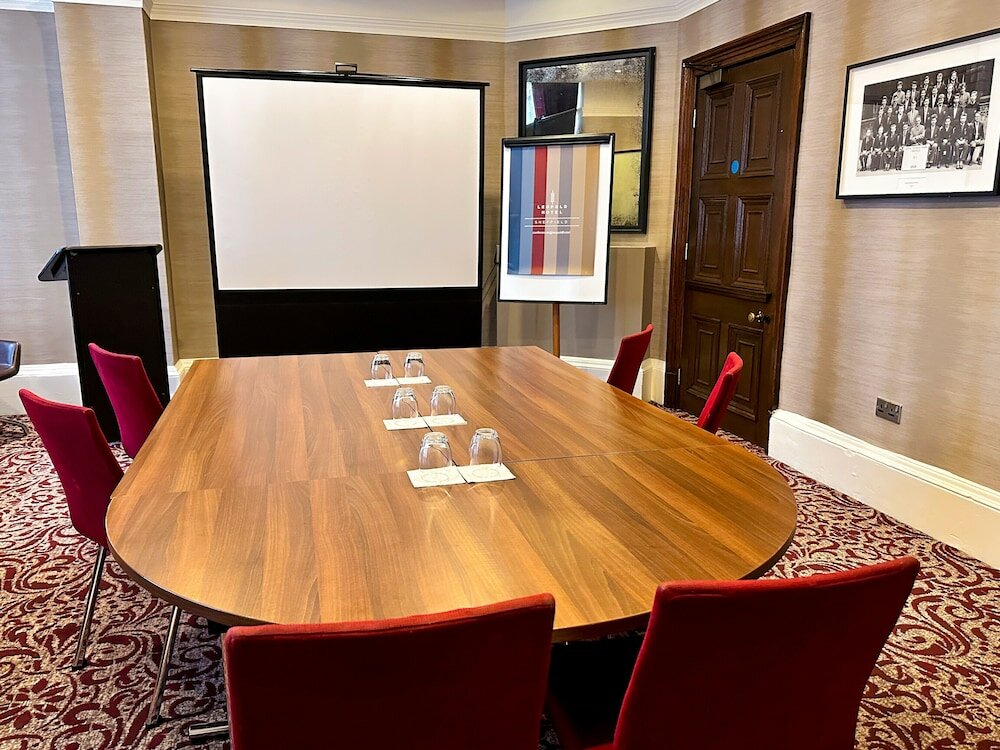 Фото Leopold Hotel