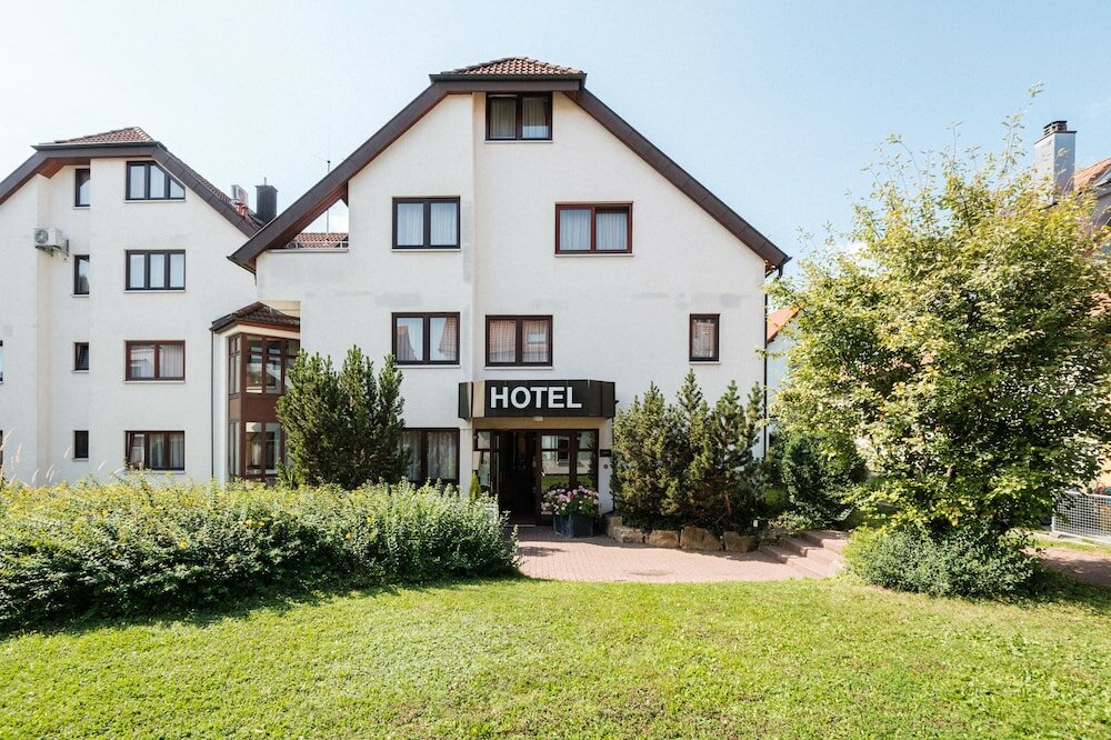Фото Hotel Flora Stuttgart - Möhringen