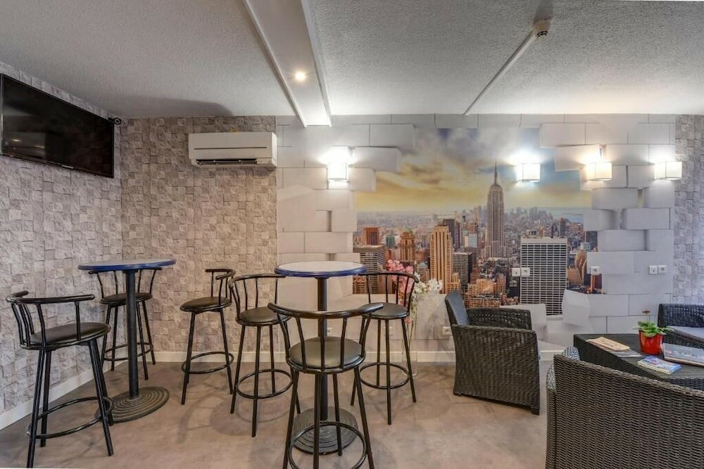 Фото The Originals Access, Hôtel Thouars