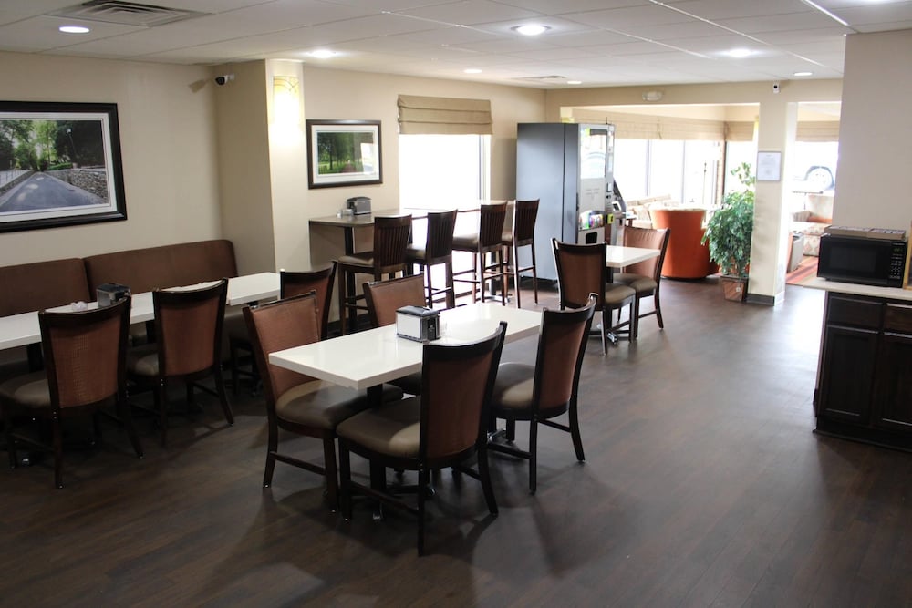 Фото Baymont by Wyndham Lynchburg