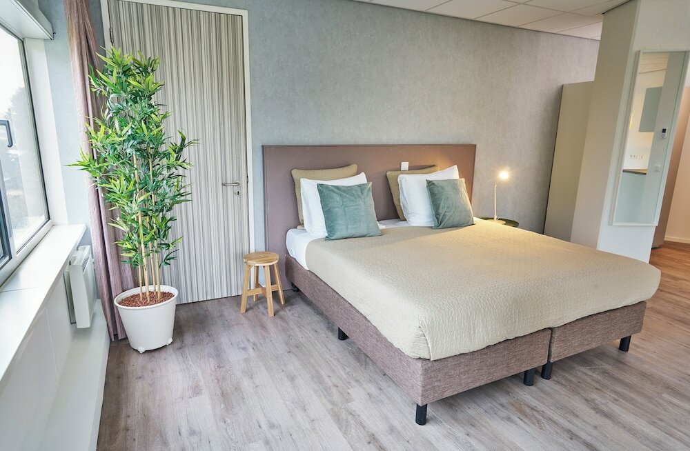 Фото Amrath Apart-Hotel Schiphol Badhoevedorp