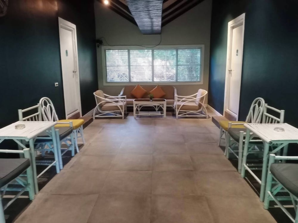 Фото Let's Hyde Pattaya Resort & Villas