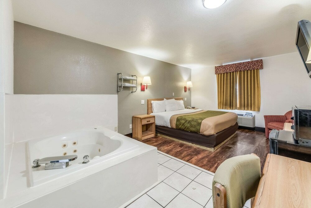 Фото Econo Lodge Truman Inn